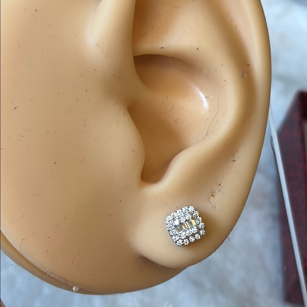 NEW 🩶 .50 Carat Moissanite Diamond 925 Sterling Silver Earrings